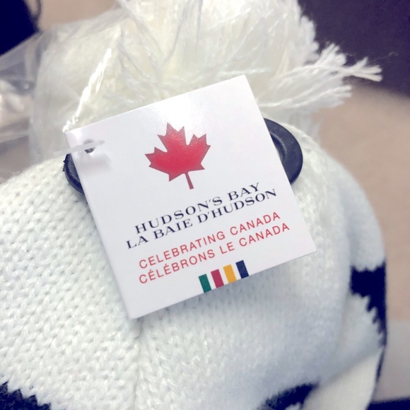 NWT Hudson’s Bay Canada Collection Beanie Hat - Picture 3 of 3